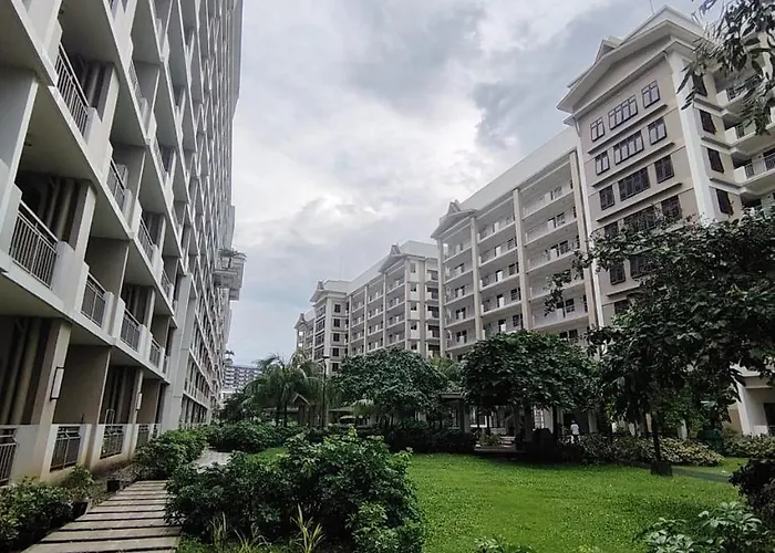 Brand New Fully Furnished 1 Br With Balcony In Parañaque Apartamento *