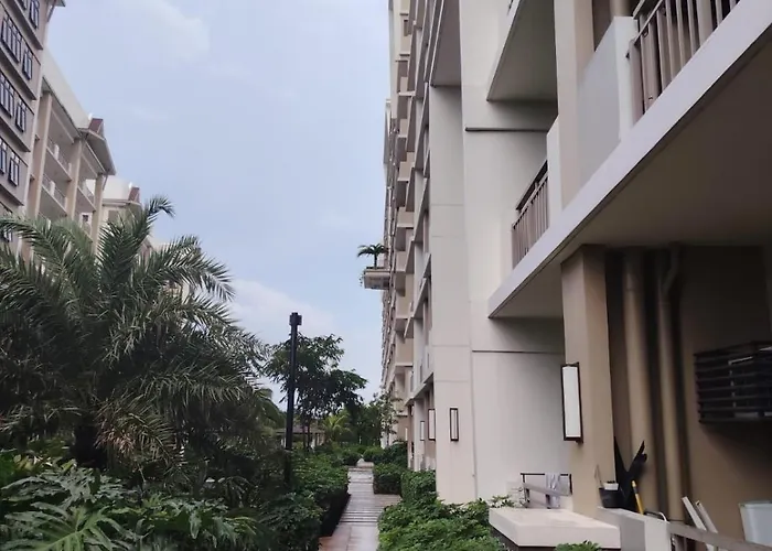 Brand New Fully Furnished 1 Bedroom With Balcony In Paranaque